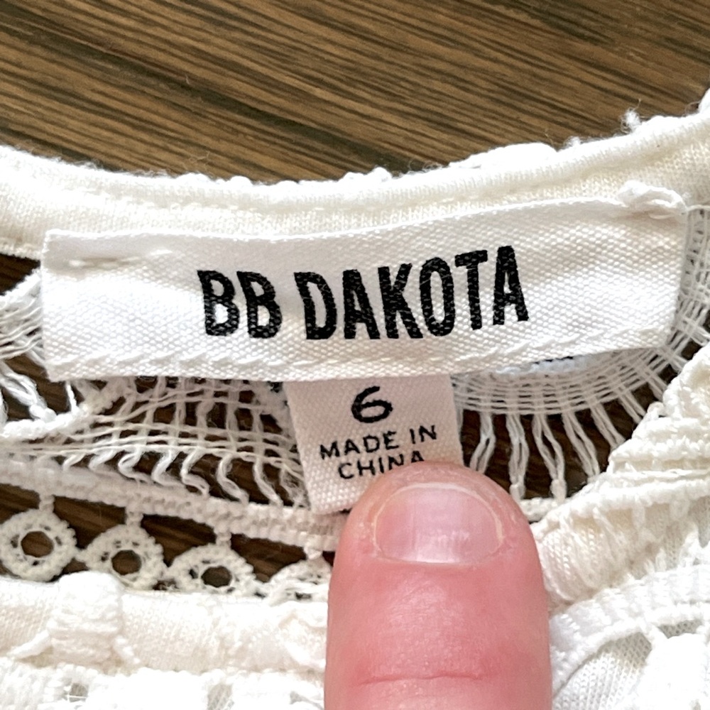 BB Dakota Women's White Lace Sleeveless Romper Size 6 - Picture 4 of 5